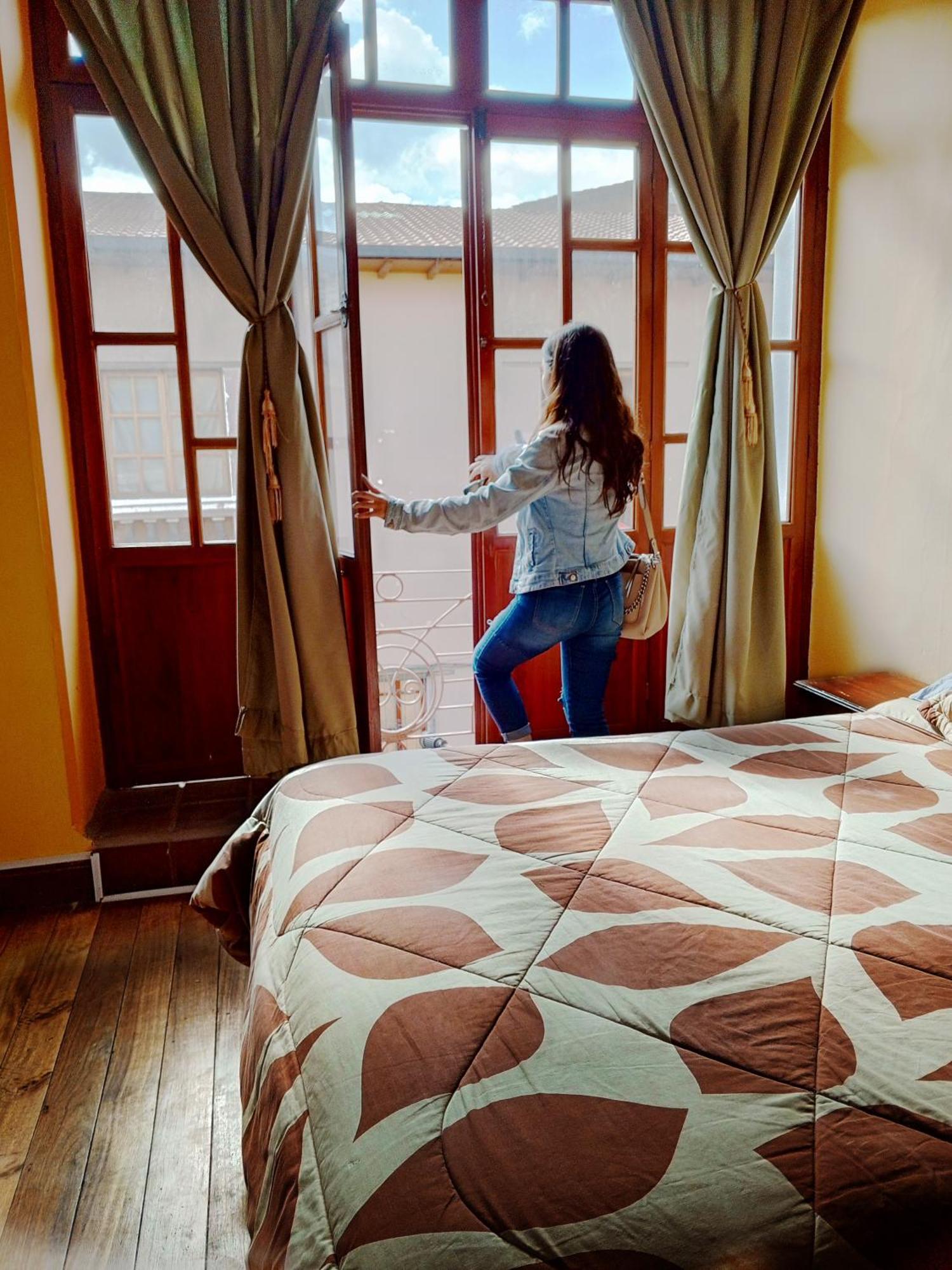 La Colonial Hotel *